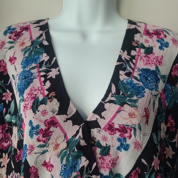 Guess Wrap Style Boho Floral Blouse Top Statement Sleeves Spring Summer Sheer - Picture 7 of 13